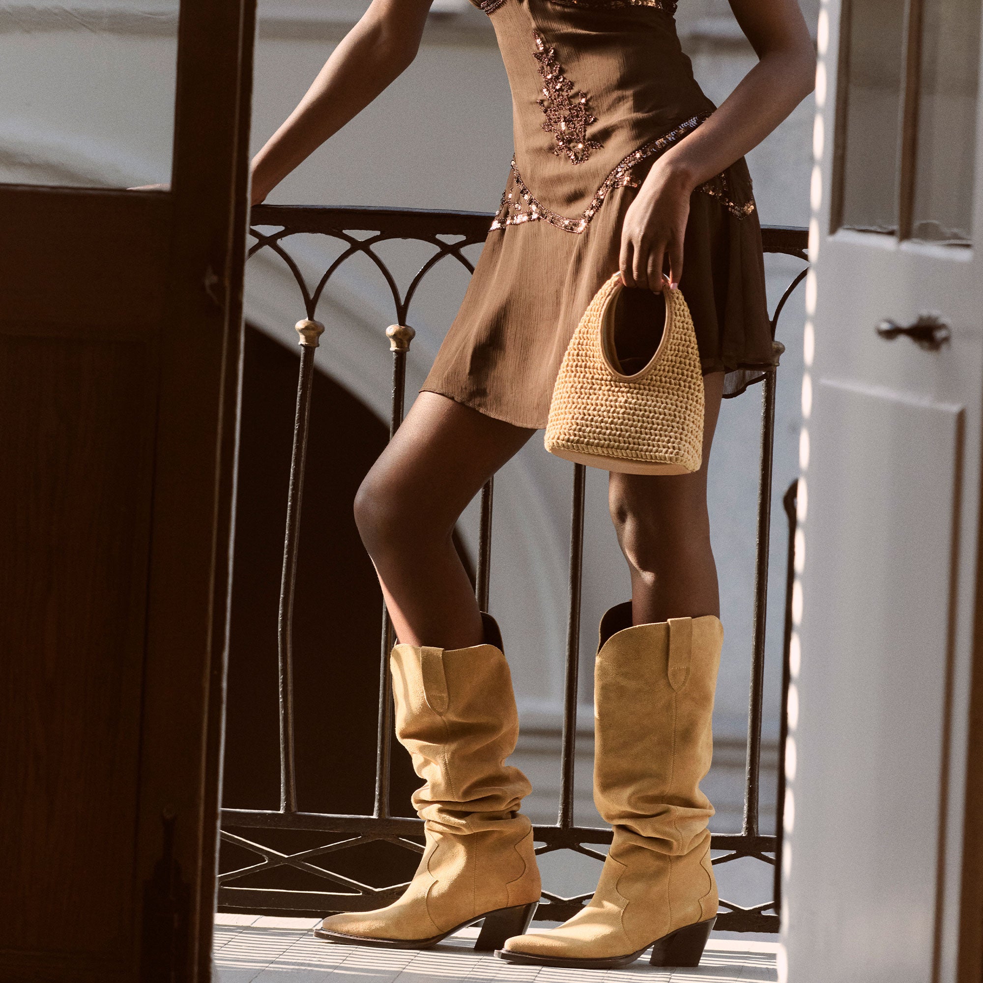BUCKLY BOOTS CAMEL SUEDE - Image 2