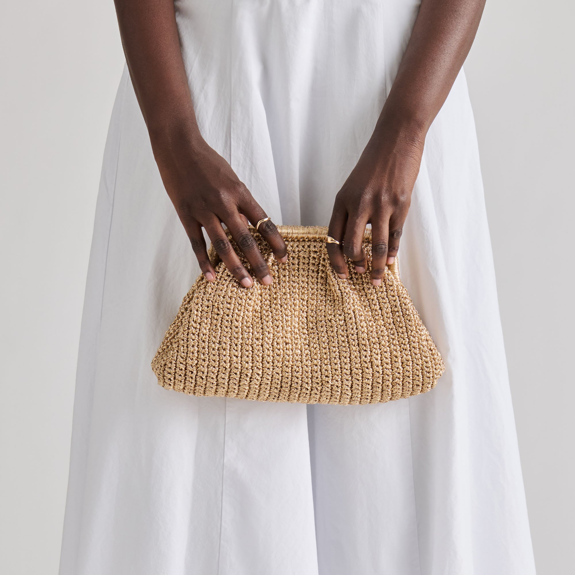 IONE CLUTCH GOLD CROCHET - Image 4