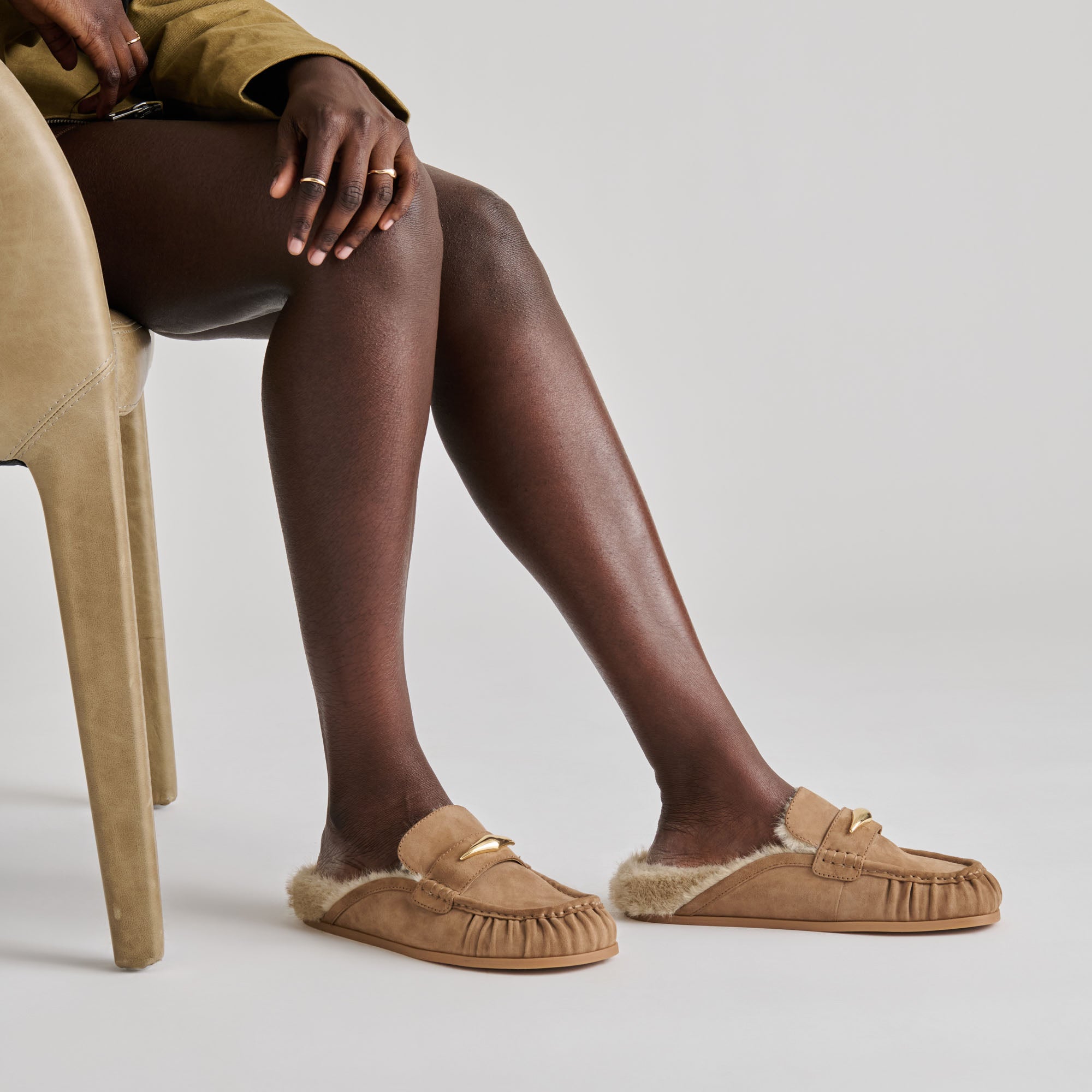 JODERO PLUSH FLATS MUSHROOM SUEDE - Image 8