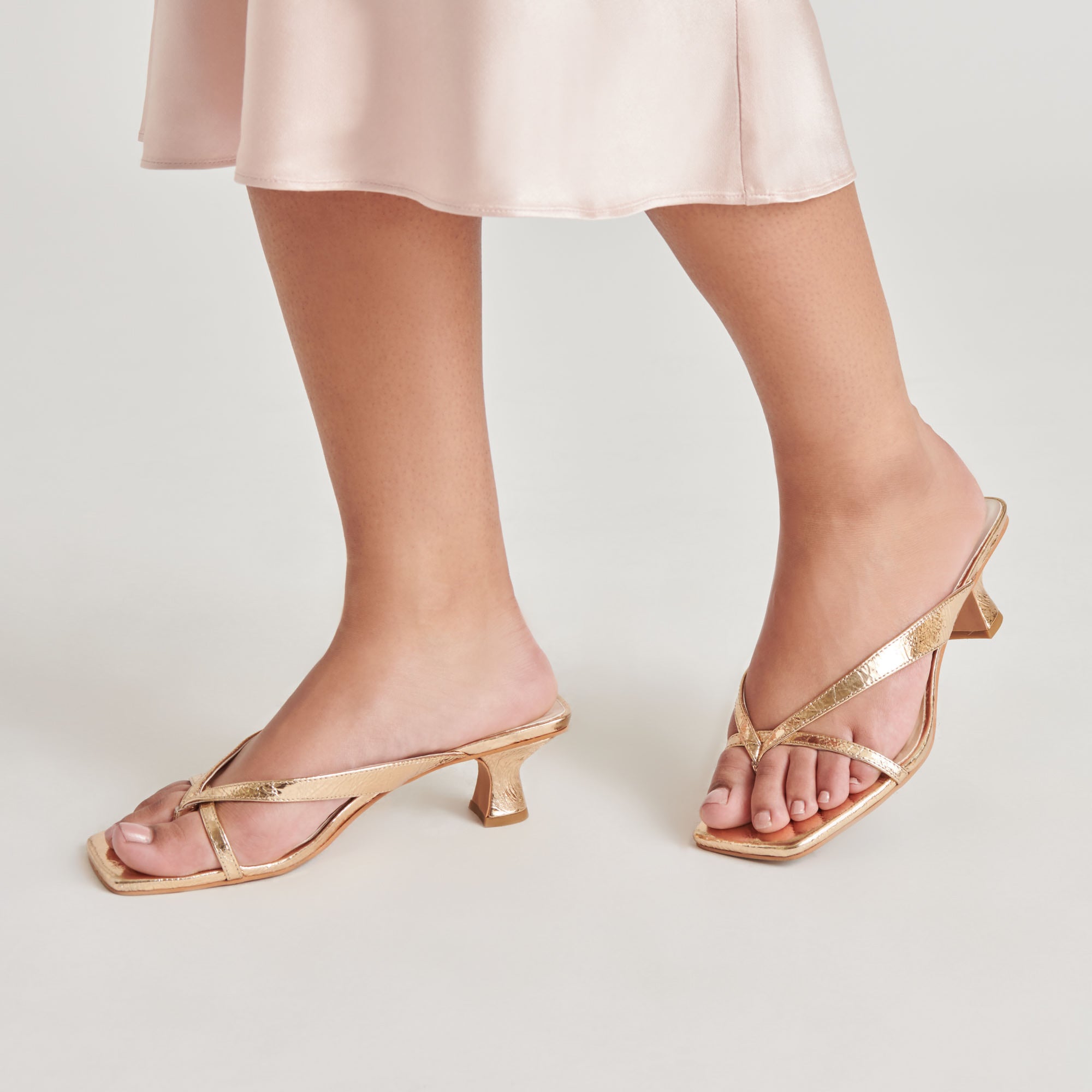BREVEL HEELS GOLD DISTRESSED LEATHER - Image 4