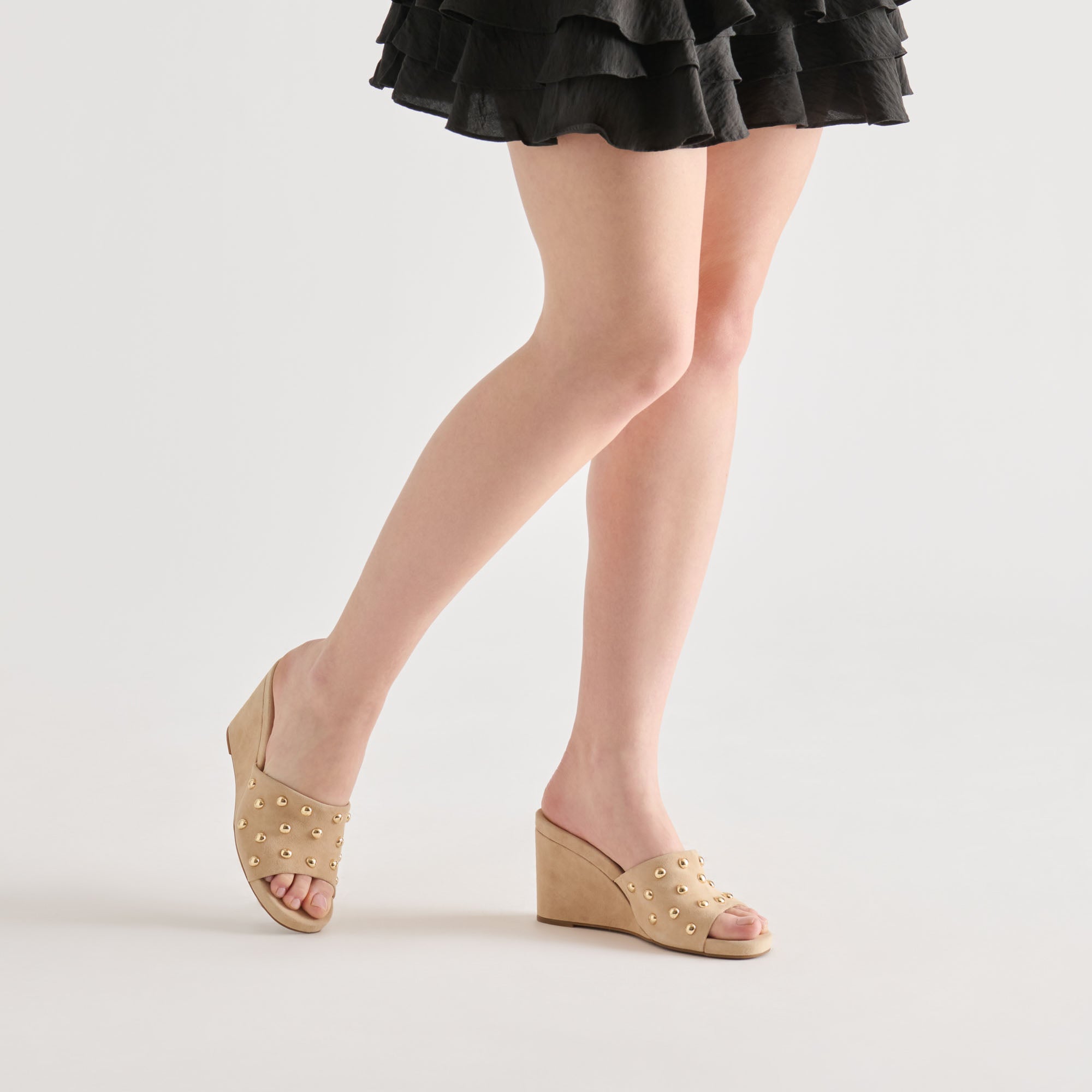 HOLTA STUD WEDGES CAMEL SUEDE - Image 2