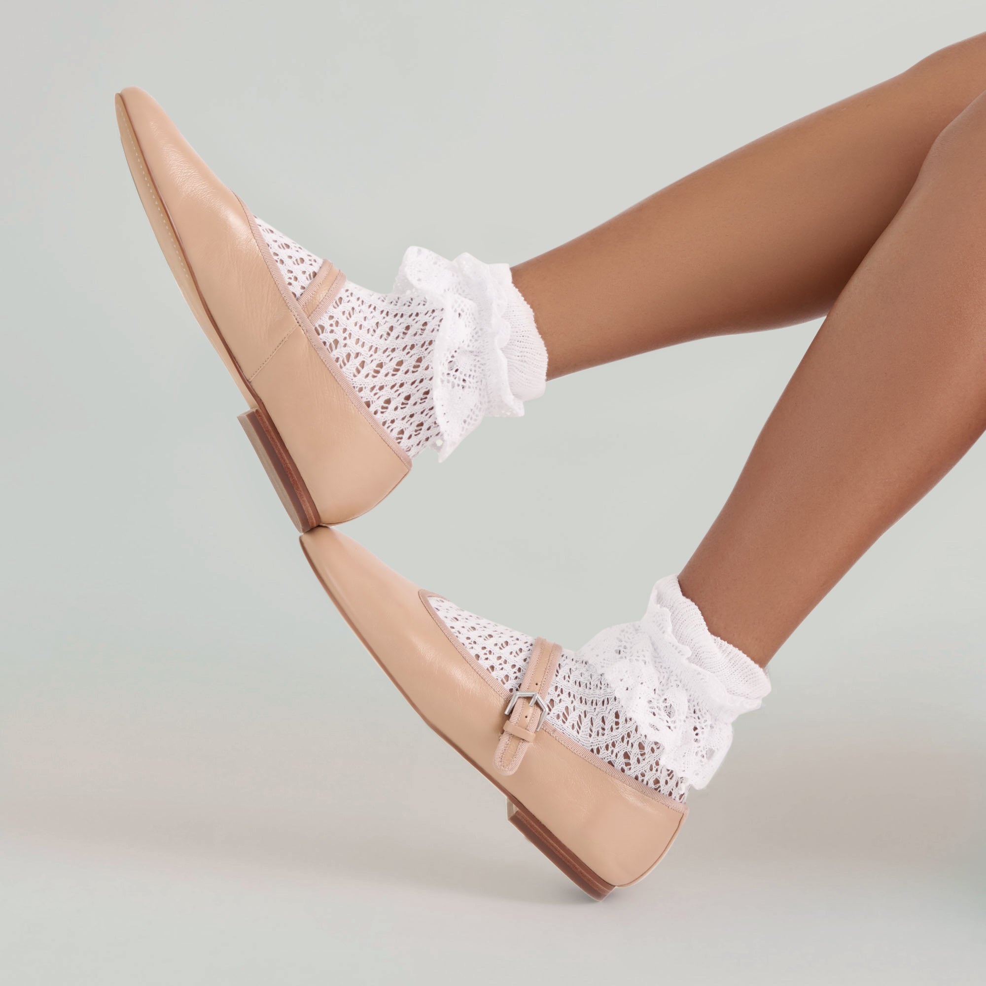 WHIMSY LACE ANKLET SOCKS WHITE - Image 4