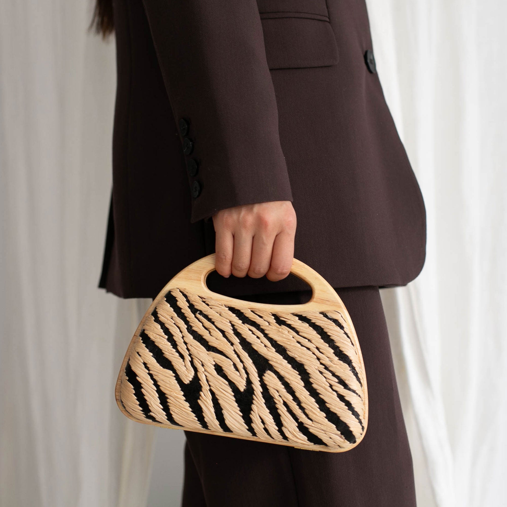 MAELIE HANDBAG BLACK NATURAL ZEBRA RAFFIA - Image 2